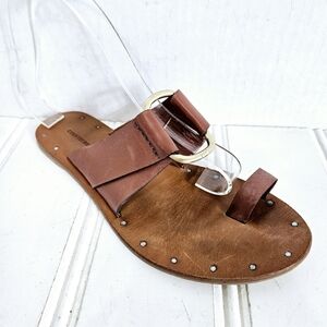 Country Road Brown Leather Sandals with Gold Accent